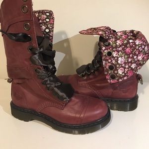 Great floral fold down Dr. Martins